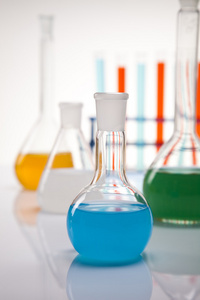 实验室瓶不同颜色的液体