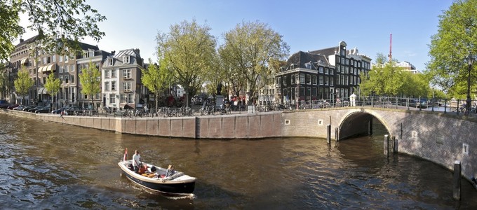 在荷兰的阿姆斯特丹 citycenter 全景视图