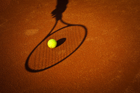 网球球和球拍
