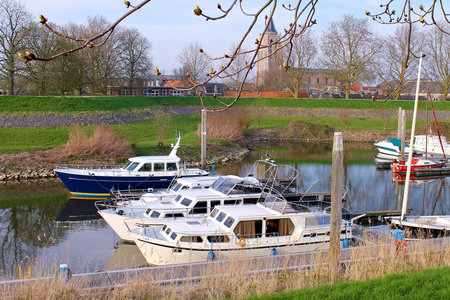 码头和 gorinchem 上的船。荷兰