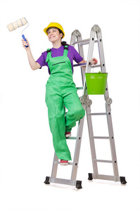 女人工人站在梯子上