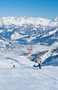 卡普伦，kitzsteinhorn 冰川的滑雪胜地。奥地利