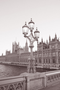 议会和灯柱，伦敦的房子