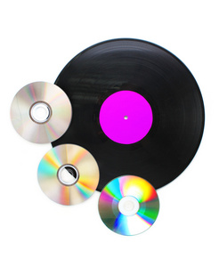 黑色乙烯基记录和 cd 磁盘上白色隔离