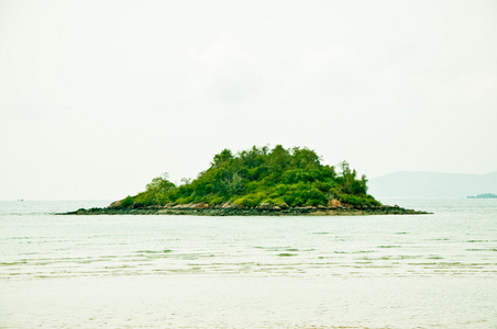 在海上的小岛