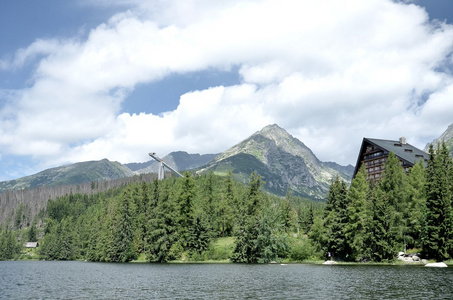 在高塔特拉strbskepleso 美丽的湖