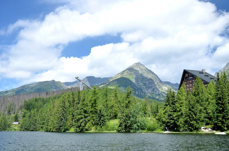 在高塔特拉strbskepleso 美丽的湖