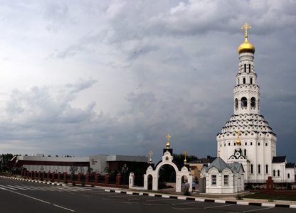 彼得和保罗大教堂在日落大道 prokhorovka