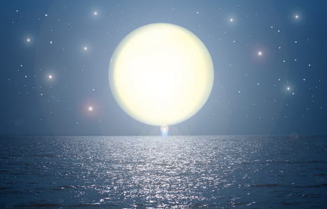 在海面上的月亮照片