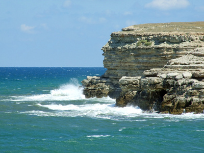 大海 波浪和岩石