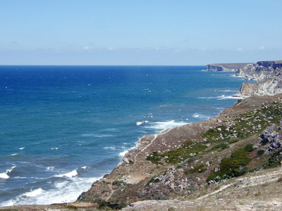 大海 波浪和岩石