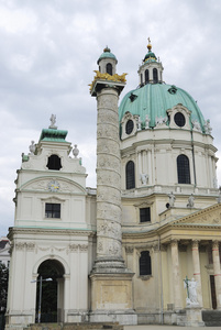 在维也纳 karlskirche