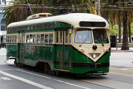 绿色小车旧金山 californ 的公共交通