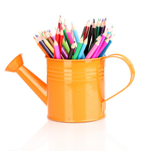 彩色铅笔在喷壶上白色隔离