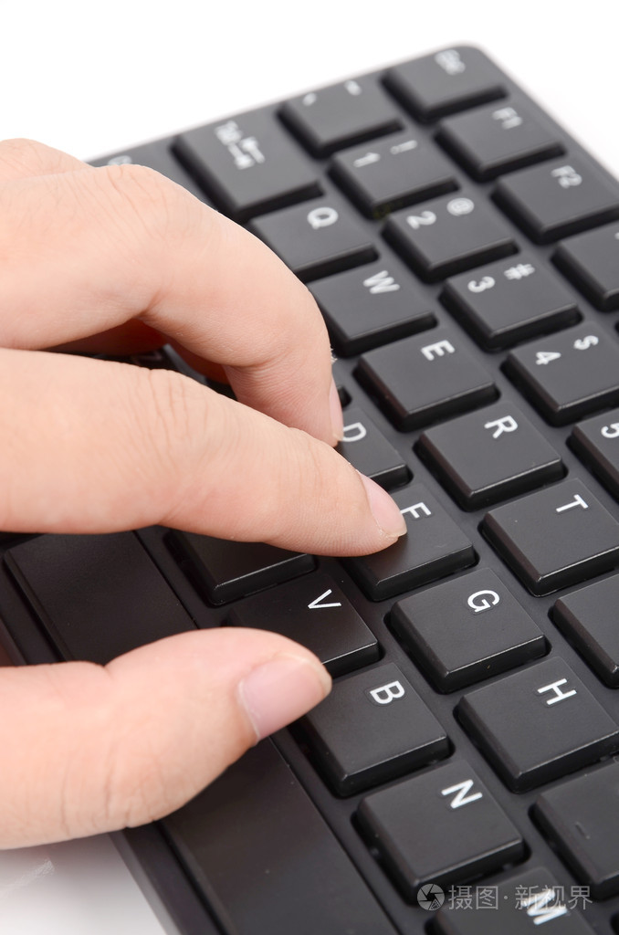手指在键盘上