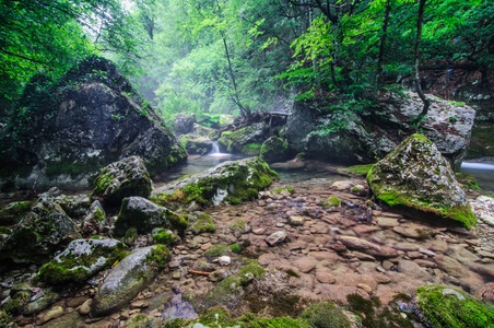 克里米亚大峡谷山区河流