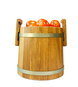 西红柿的木制浴缸