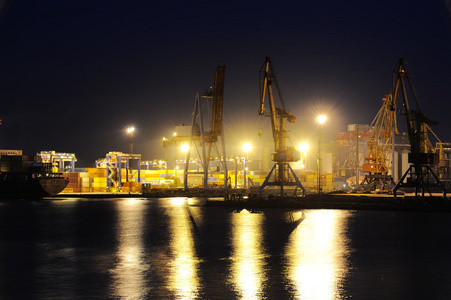 港口工业的夜景图片