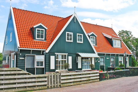 在岛上，麦肯那所房子。荷兰