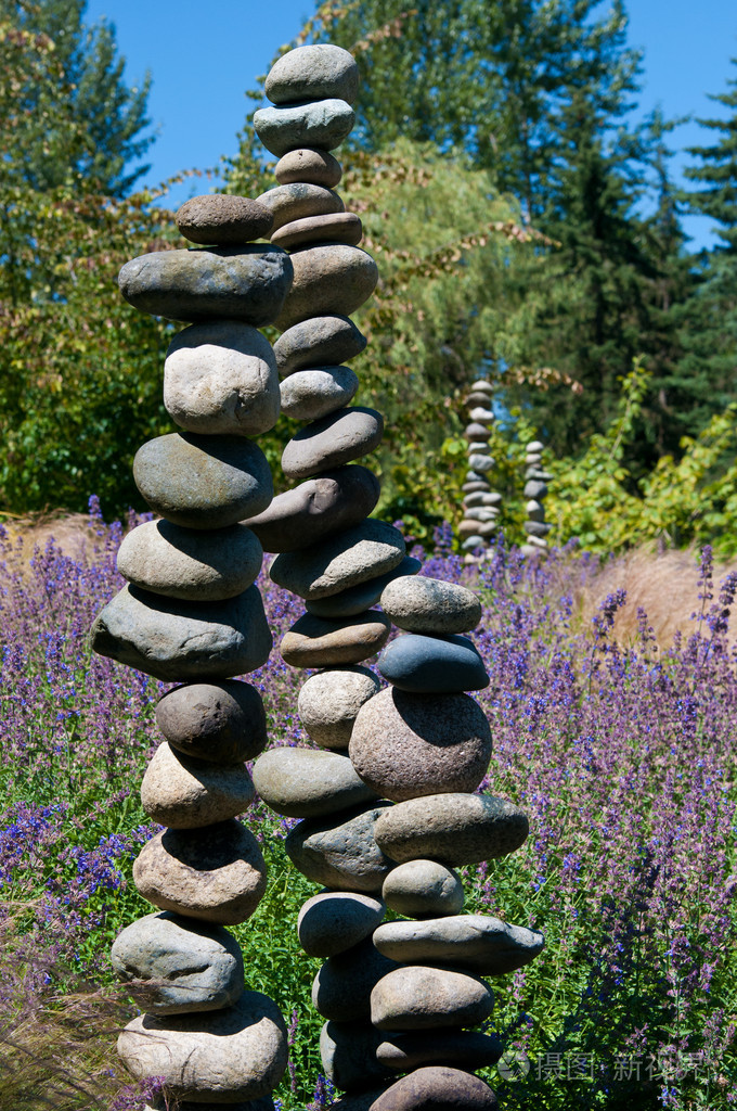日本花园里的石头