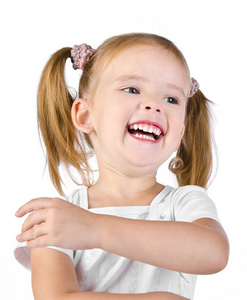 可爱微笑的小女孩的肖像