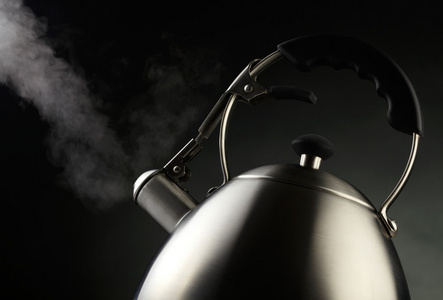 开水沸腾图片