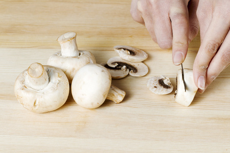 切片白蘑菇