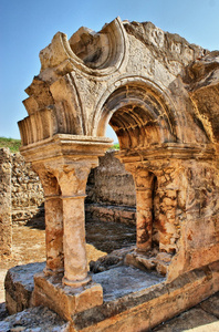 在科英布拉的圣塔克拉拉哈达的修道院废墟
