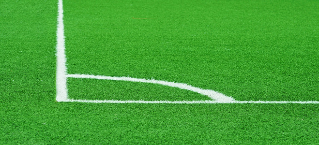 橄榄球 足球 字段的角是由人造草坪