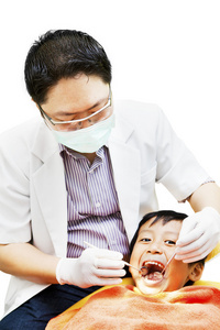 牙医检查口腔