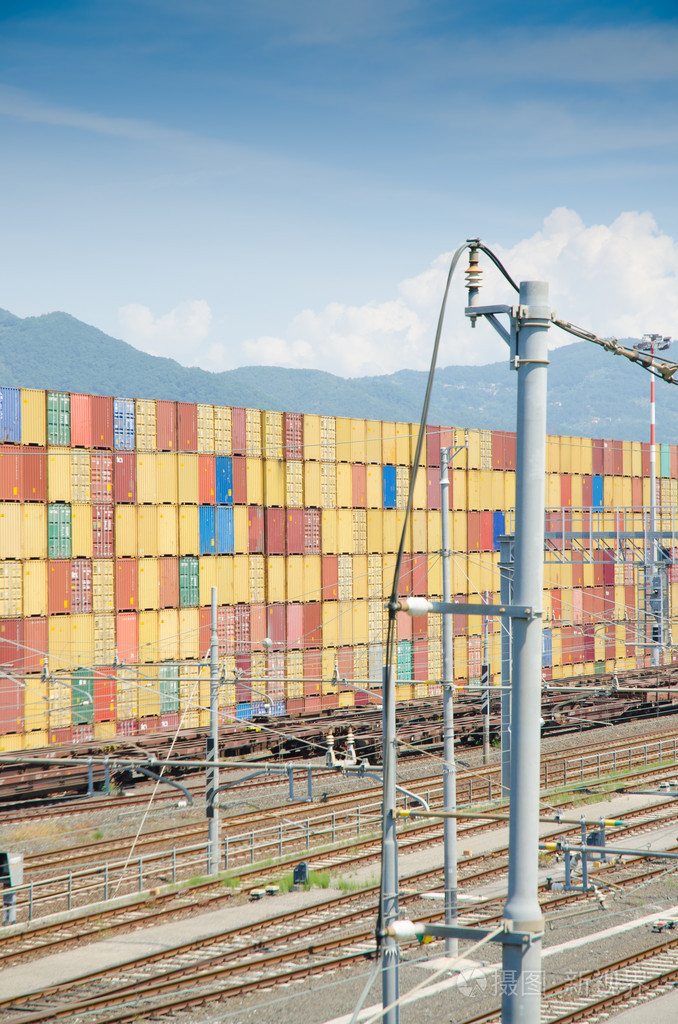 在装货港口集装箱的堆栈照片-正版商用图片19z65i-摄图新视界