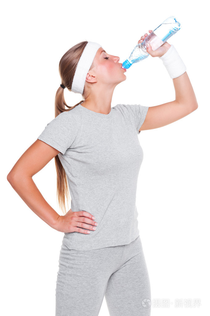 女人喝水照片-正版商用图片19z8n8-摄图新视界