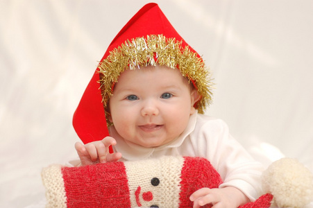 在红色帽子宝宝的肖像