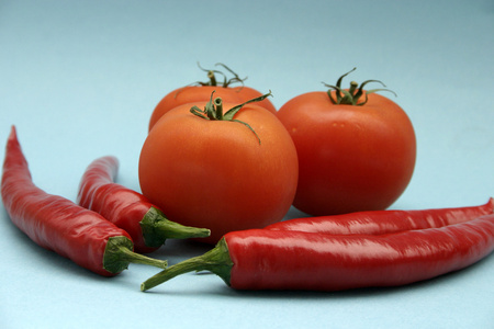 番茄和辣椒粉