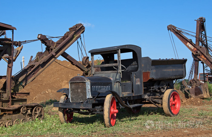 复古的自卸车