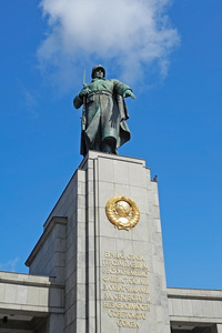苏联士兵的雕像