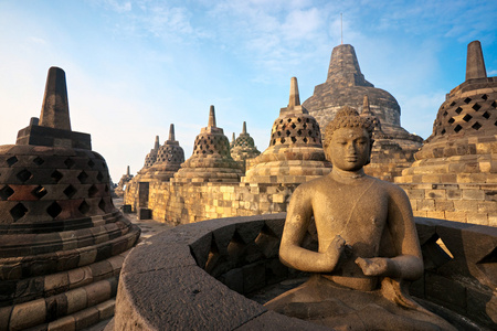 日出 日惹，java，印度尼西亚的婆罗浮屠佛塔