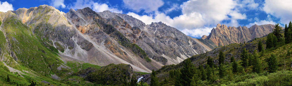 东萨彦山