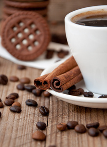 喝杯咖啡和巧克力饼干