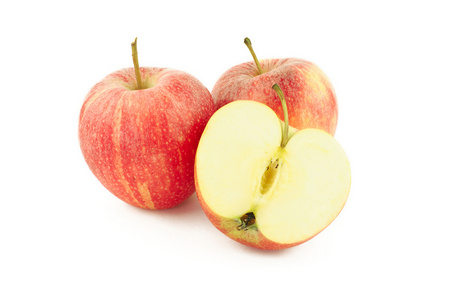 两个红色的苹果和一个半