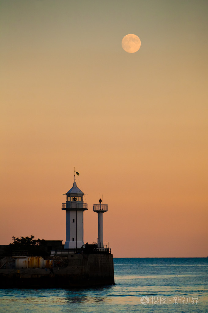 在海上的月亮jpg