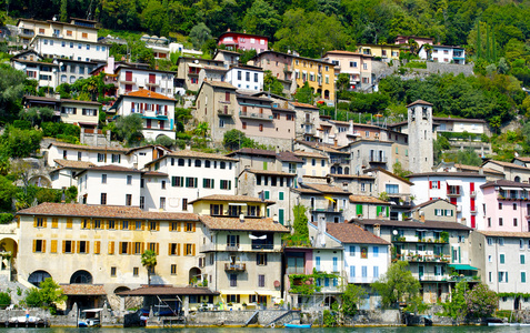 小山上的山市