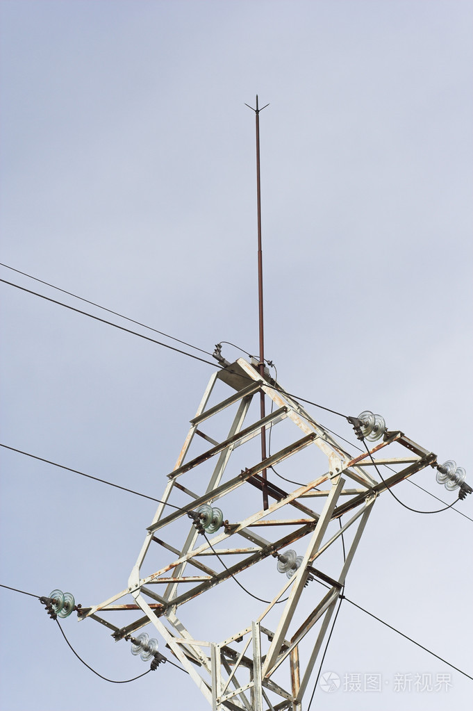 高压塔与避雷针