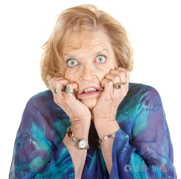 受到恐吓的妇女