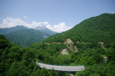 在山上的公路