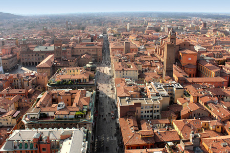 意大利博洛尼亚市的全景视图