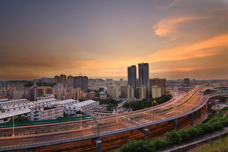 高架桥和城市