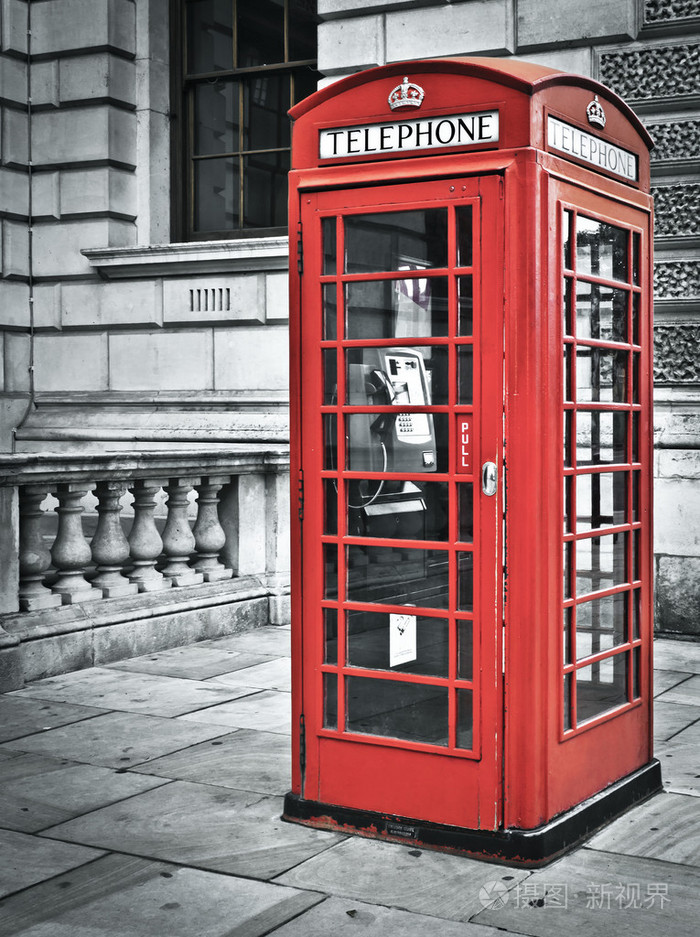 在伦敦电话箱