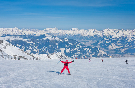 卡普伦，kitzsteinhorn 冰川的滑雪胜地。奥地利