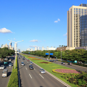 通过城市道路